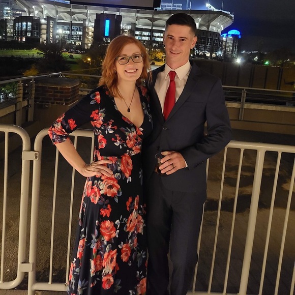 Meet your Posher, Lauren - Picture 3 of 7